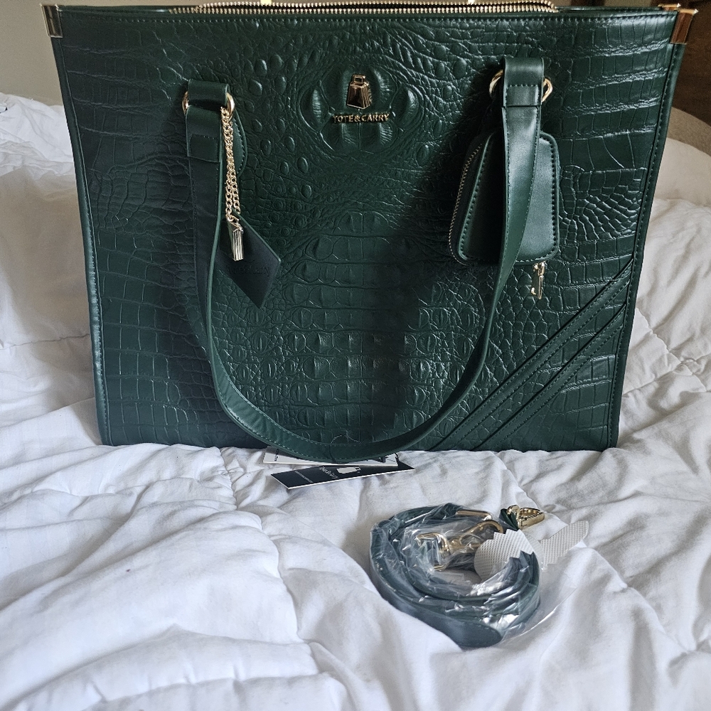 Tote&Carry Emerald Crocodile Tote